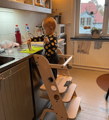 Montessori Learning Tower, Kitchen Helper - Louis