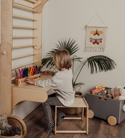 Table and Chair for the leg&go Swedish Wall
